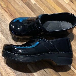 Dansko clogs worn once like new size 40uk